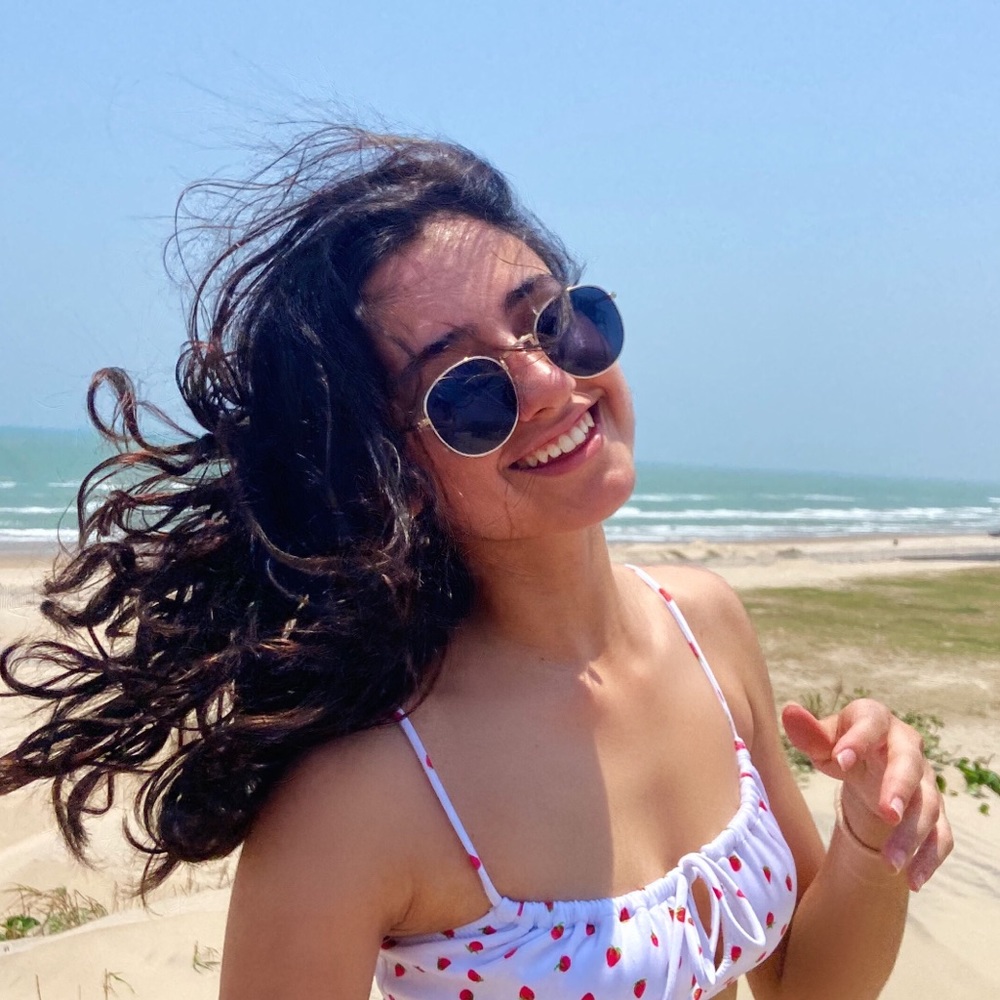 Meet your Posher, Valeria